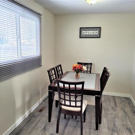 Cozy 4 Bedroom Townhouse - Peaceful Feel Of Home Winnipeg Exterior photo